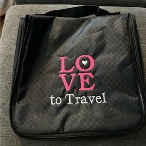 Thirty One Travel Accessories Bag